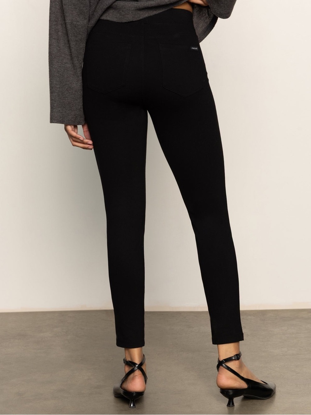 Sanctuary Black RUNWAY SEMI HIGH RISE LEGGING Jegging BLACK pockets size large